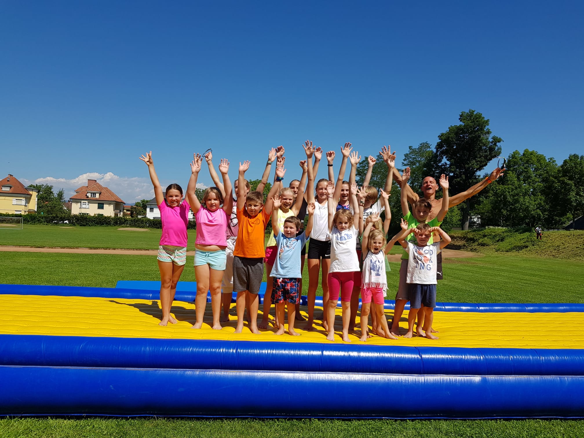 Spaß und Action beim HitsForKids Camp