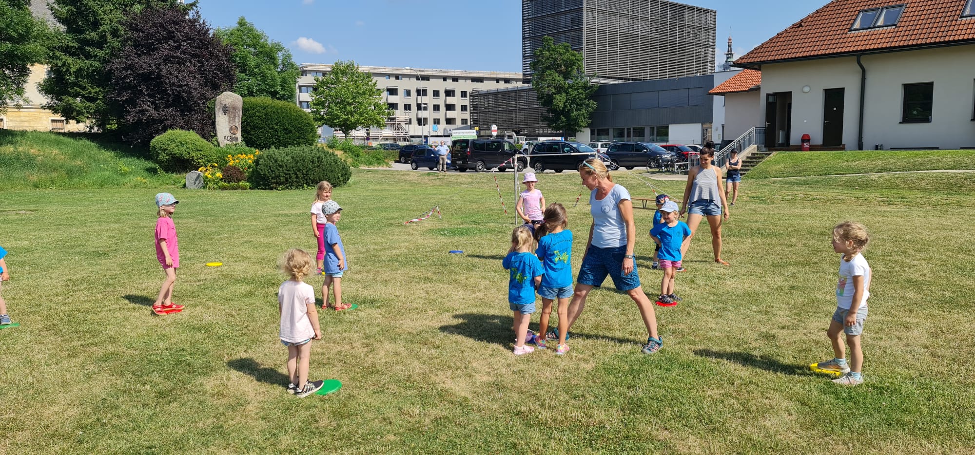 Sportaktivitäten beim HitsForKids Feriencamp